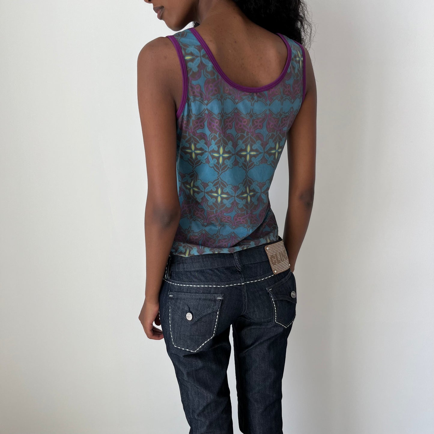 GUESS Top - Size M
