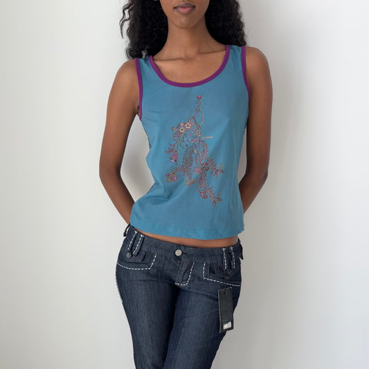 GUESS Top - Size M