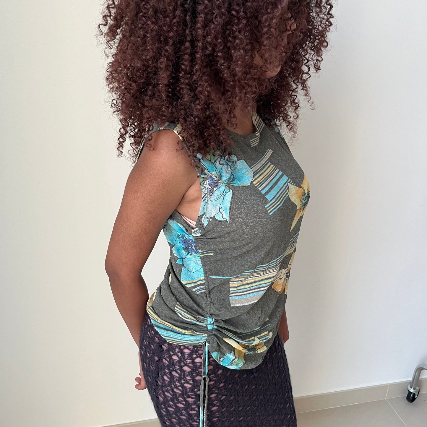 Sleeveless Top - Size M/L
